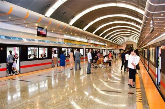 재일본조선인총연합회 기관지 조선신보는 30일 북한 평양의 지하철이 편리하게 변하고 있다고 보도했다. 조선신보 연합뉴스