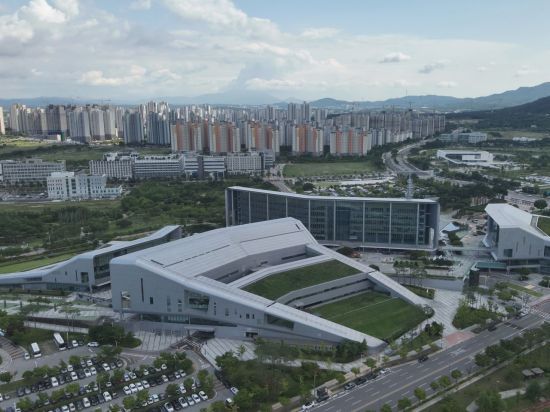 충남도청 전경.