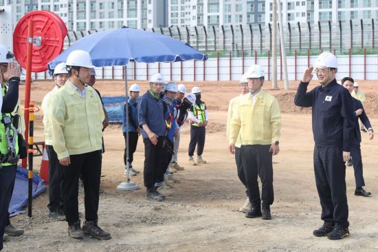 취임 첫 행보로 3기 신도시 고양창릉지구를 방문한 이상경 신임 차관. 국토교통부.