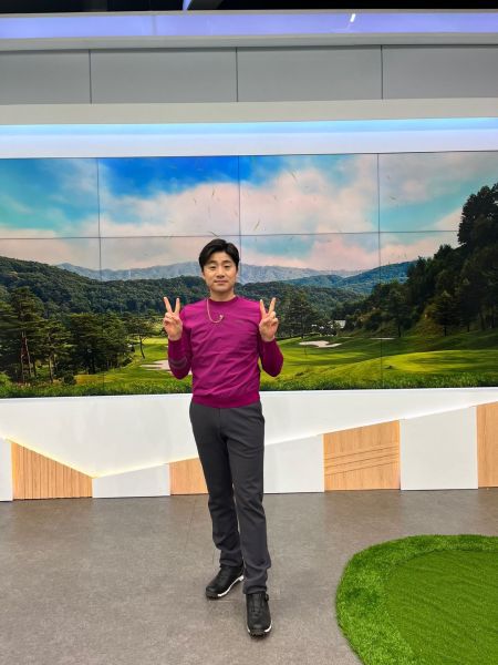 송경서 프로가 JTBC골프 레슨 프로그램에서 출연해 포즈를 취하고 있다. 사진제공=송경서