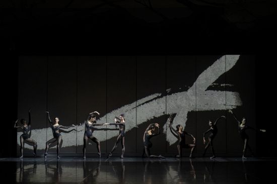 허난설헌-수월경화(水月鏡花) 공연 장면  [사진 제공= 국립발레단 (c)손차일]