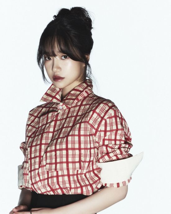 조유리가 8일 서울 종로구 삼청동에서 '오징어 게임3' 인터뷰에 앞서 사진 촬영을 진행하고 있다. 넷플릭스