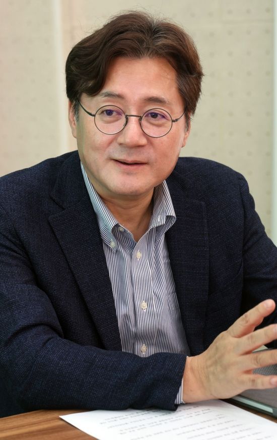 홍 전 의원은 인사와 관련해 최소한의 기준이 필요하다고 말했다. 허영한 기자