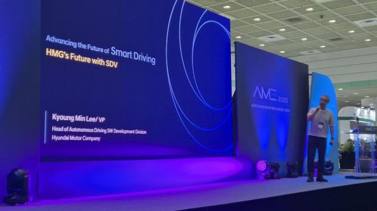이경민 현대차 자율주행SW개발실장이 9일 서울 코엑스에서 열린 자율주행모빌리티산업전에서 주제 발표를 하고 있다. 우수연 기자