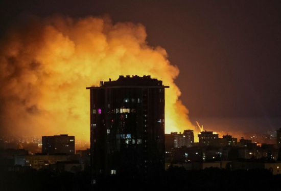 러시아 드론과 미사일 공습을 받는 키이우. 로이터 연합뉴스