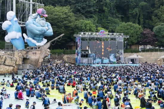 캐리비안 베이 파도풀. 삼성물산 제공