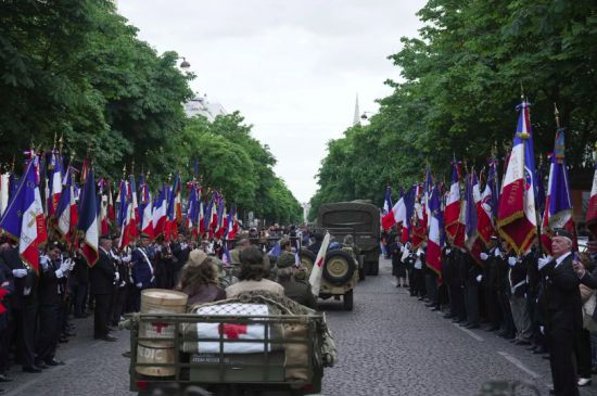 지난 5월8일 파리에서 열린 승전 기념식. AP연합뉴스