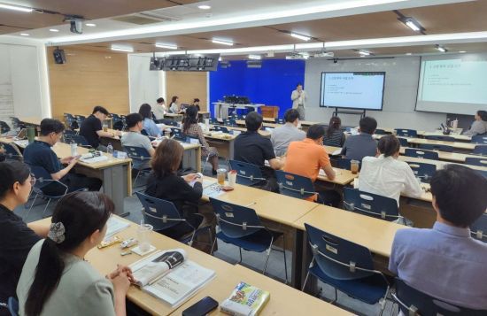 동아대 교수학습개발센터가 2025-1학기 DAU 명품 강의 발표회를 갖고 있다. 동아대 제공