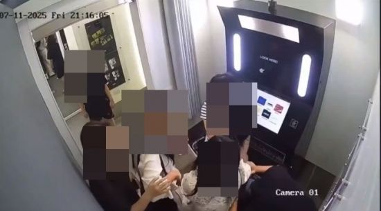 베트남 하노이서 한국인 여성들이 베트남인 여성들을 폭행하는 모습. VNS캡처