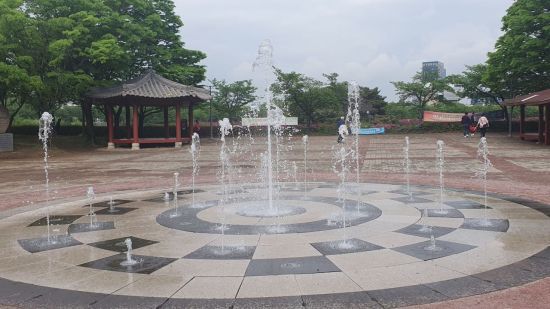 쌍암공원 바닥분수. 광주시 제공