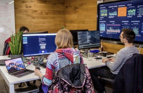 크라켄 AI 시스템으로 관리하는 옥토퍼스 에너지의 전력망 배전 서비스. 옥토퍼스 에너지 홈페이지