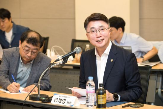 류제명 과학기술정보통신부 제2차관이 30일 오후 서울 중구 대한상공회의소에서 열린 '피지컬 인공지능(AI) 산학연 간담회'에서 발언하고 있다. 과학기술정보통신부 제공