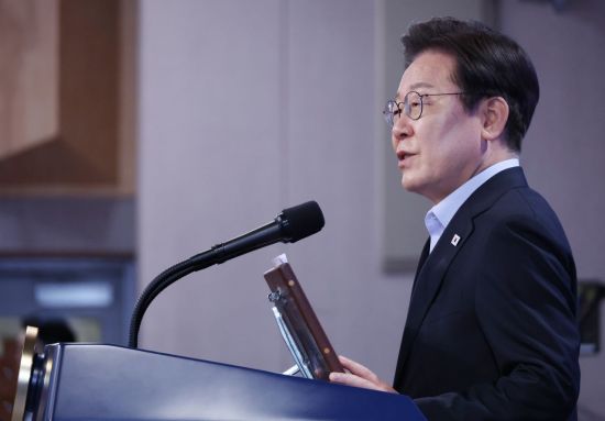 이재명 대통령이 31일 정부서울청사에서 열린 고위공직자 특강에서 발언하고 있다. 대통령실