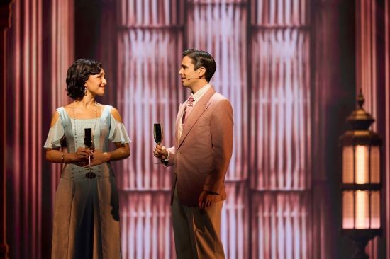 뮤지컬 '위대한 개츠비'에서 제이 개츠비 역의 매트 도일(오른쪽)과 데이지 역의 센젤 아마디   [사진 제공= 오디컴퍼니]