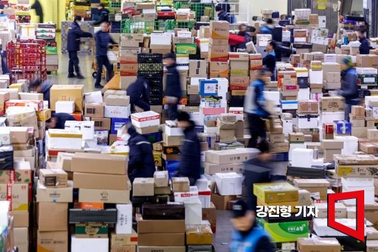 반품 문제는 자영업자를 비롯해 유통업계에도 큰 골칫거리다. 사진은 기사의 특정 내용과 관련 없음. 강진형 기자