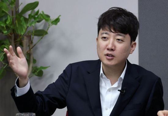 이준석 개혁신당 대표는 자신과 안철수 의원의 관계를 "만화영화에 나오는 톰과제리 비슷한 관계"라고 표현했다. 김현민 기자