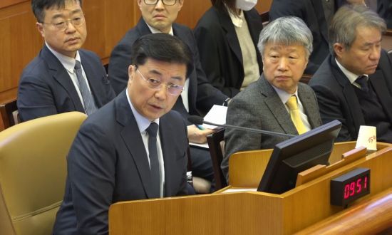 홍장원 전 국가정보원 제1차장이 지난 2월4일 서울 종로구 헌법재판소에서 열린 윤석열 대통령 탄핵심판 5차 변론기일에 증인으로 출석해 발언하고 있다. 연합뉴스