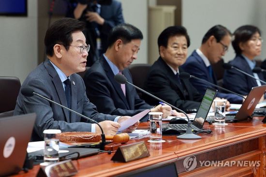 이재명 대통령이 9일 서울 용산 대통령실 청사에서 열린 제41회 국무회의에서 발언하고 있다. 연합뉴스