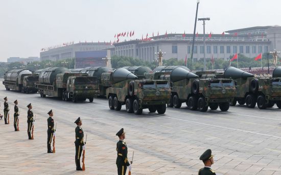 3일(현지시간) 중국 베이징에서 열린 80주년 전승절 열병식에 나온 중국의 각종 핵미사일 모습. 신화연합뉴스