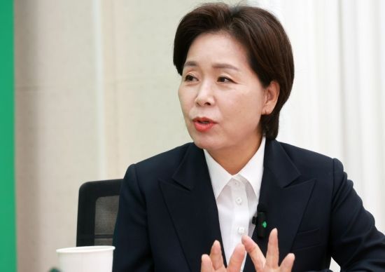 양 위원은 "장동혁 대표는 바른 방향으로 갈 것"이라며 기대감을 나타냈다. 허영한 기자
