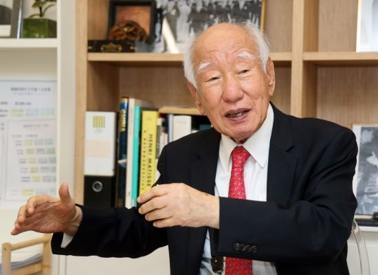 신동식 한국해사기술 회장이 아시아경제와 인터뷰를 하고 있다. 윤동주 기자