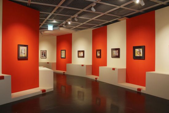 24일 서울미술관에서 개막한 '내 슬픈 전설의 49페이지' 전시 내부 전경. 서울미술관 제공