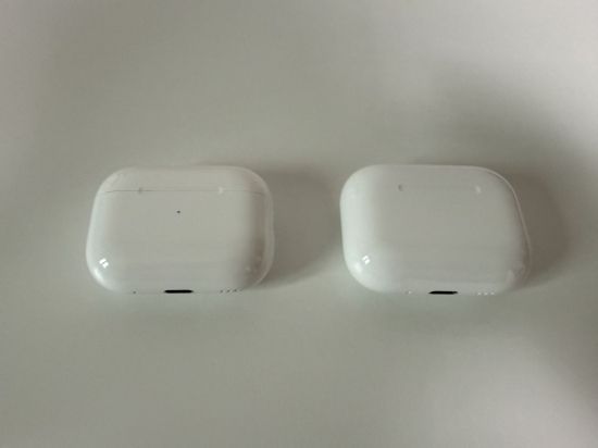 에어팟 프로2(왼쪽)와 에어팟 프로3(오른쪽)의 케이스. 이명환 기자