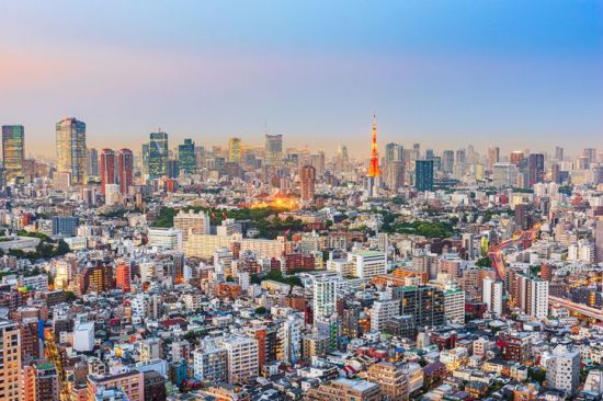 마쓰바라 씨는 "당시 부동산 시장은 침체기였지만, 그는 공실 방지를 위해 꼼꼼하게 관리했고 대출도 조기에 상환하며 점차 부동산 자산을 늘려갔다"고 말했다. 게티이미지