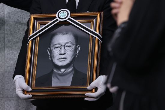 개그맨 전유성 연합뉴스