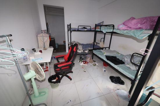 16일(현지시간) 캄보디아 프놈펜 인근 범죄단지인 태자단지 내부에 생활흔적이 남아있는 모습. 기사 본문과 무관. 연합뉴스