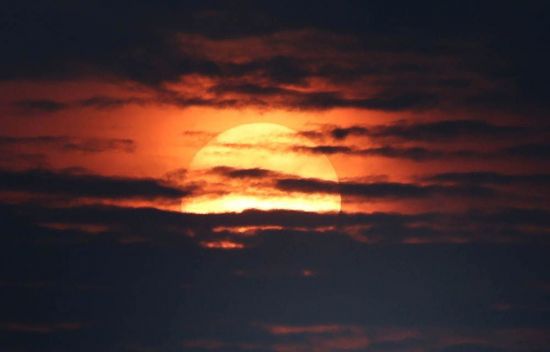 동궁과 월지로 떨어지는 해