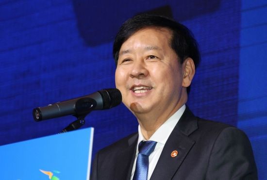 구윤철 경제부총리 겸 기획재정부 장관이 27일 서울 여의도 콘래드호텔에서 열린 한-중남미 비즈니스 서밋에 참석, 개회사를 하고 있다. 2025.10.27 조용준 기자