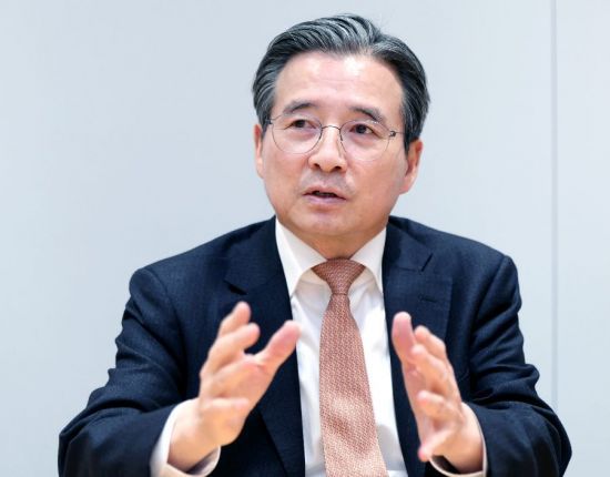 김용범 대통령실 정책실장이 3일 서울 용산 대통령실에서 질문에 답변하고 있다. ＜대통령실사진기자단＞