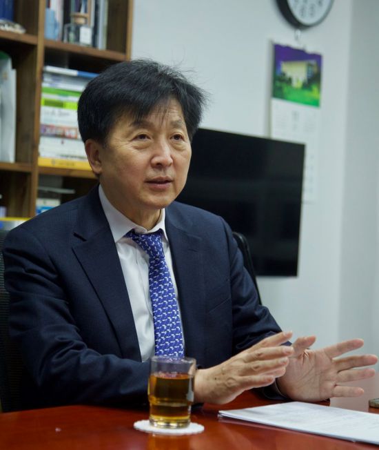 19일 여의도 국회에서 오기형 더불어민주당 의원이 인터뷰 질의에 답하고 있다/사진=오기형 의원실