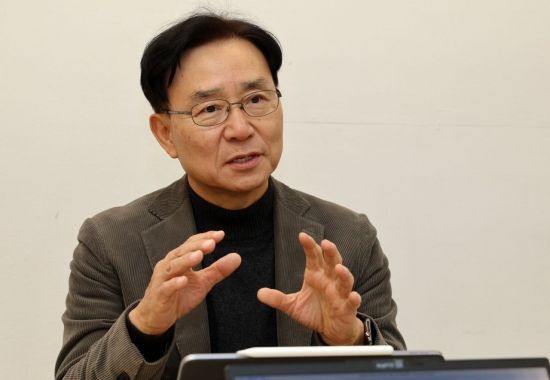 김명환 차세대 이차전지 혁신 전략연구단 단장이 서울 종로구 모처에서 아시아경제와 인터뷰를 하고 있다. 윤동주 기자