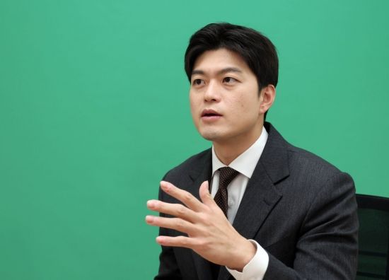 김 의원은 "계엄 사과, 윤 전 대통령 부부와의 단절에 공감하는 의원들이 알려진 것보다 많다"고 말했다. 조용준 기자