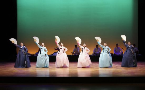 남원시가 오는 12일 오후 7시 30분과 13일 오후 2시에 청아원에서 2025년 남원시립국악단 '온고지신' 송년 민속악 공연을 연다. 남원시 제공