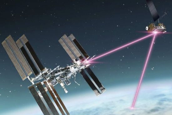 미 항공우주국(NASA)이 구상한 레이저 기반 우주 통신 구상. 구글의 선캐처 프로젝트도 레이저 통신을 핵심 기술로 활용한다. NASA