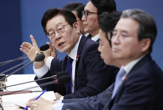 이재명 대통령이 지난 16일 정부세종컨벤션센터에서 열린 보건복지부(질병관리청)·식품의약품안전처 업무보고에서 발언하고 있다. 연합뉴스