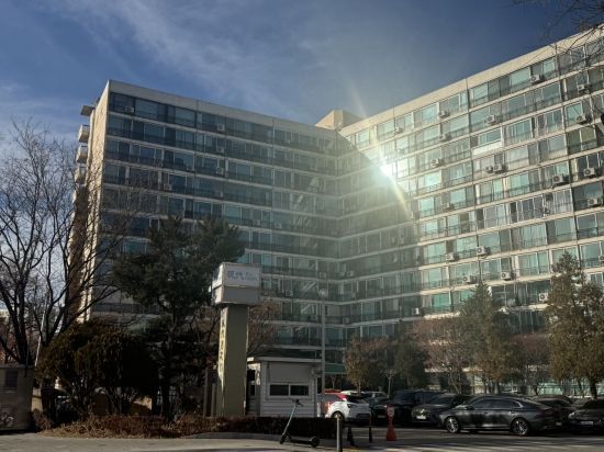 압구정4구역 내 현대8차 아파트 전경. 한진주 기자