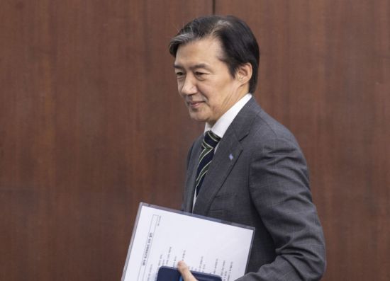 조국 조국혁신당 대표가 이준석 개혁신당 대표의 통일교 연루 의혹을 제기했다가 곧바로 사과했다. 연합뉴스