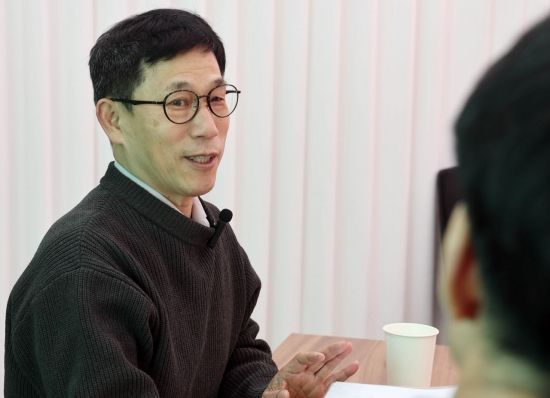 진중권 동양대 교수는 장동혁 대표의 노선 변화 가능성이 거의 없다고 봤다. 허영한 기자