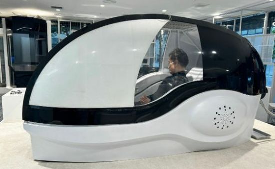 인간 세탁기 로봇이 작동하는 모습. 슈칸분슌 캡처