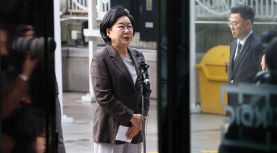 이혜훈 기획예산처 장관 후보자가 지난달 29일 서울 중구 예금보험공사에 마련된 인사청문회 준비 사무실로 출근하며 입장을 밝히고 있다. 강진형 기자