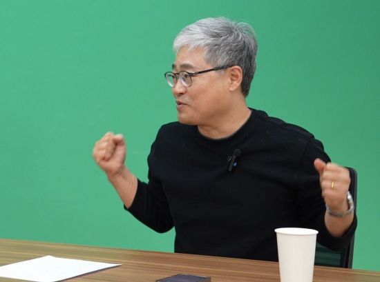 장성철 소장은 한동훈 전 대표가 최근 뒷걸음질쳤다며 메시지를 잘못냈다고 비판했다.