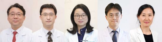 왼쪽부터 서울아산병원 소아청소년종양혈액과 임호준·고경남·김혜리·강성한 교수, 최은석 전문간호사. 서울아산병원.