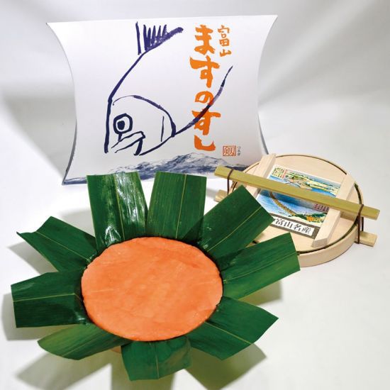 도야마현 도야마역에서 판매하는 숭어초밥 에끼벤. JR동일본.