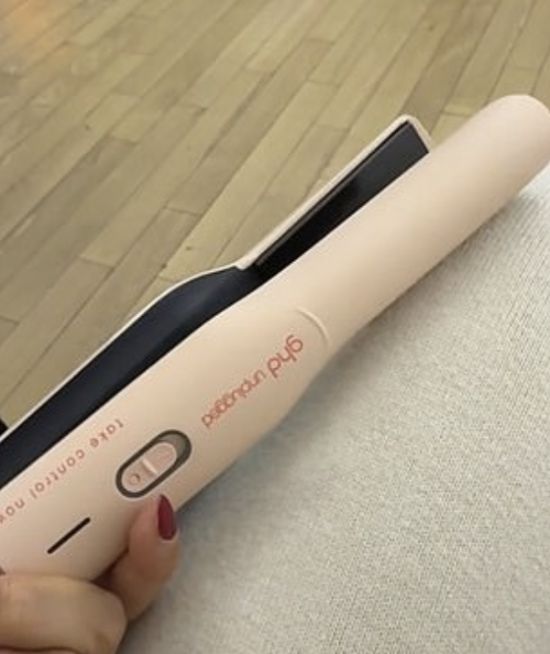 인천국제공항에서 압수당한 무선 고데기. 데일리메일