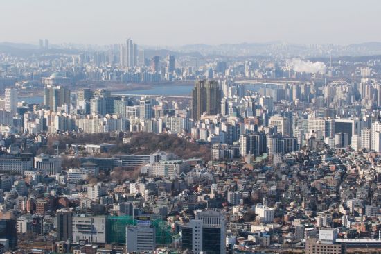 남산에서 바라본 서울 시내 아파트 모습. 연합뉴스