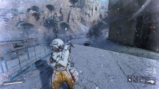 '아크 레이더스' 겨울 업데이트 '콜드스냅' 맵에서 동상 피해 입는 '레이더'. 넥슨 제공